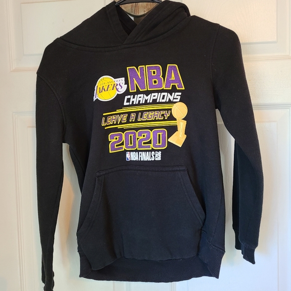 (1625) NBA Championship Finals Los Angeles Lakers Sweatshirt,Size: Large Black - Picture 4 of 8